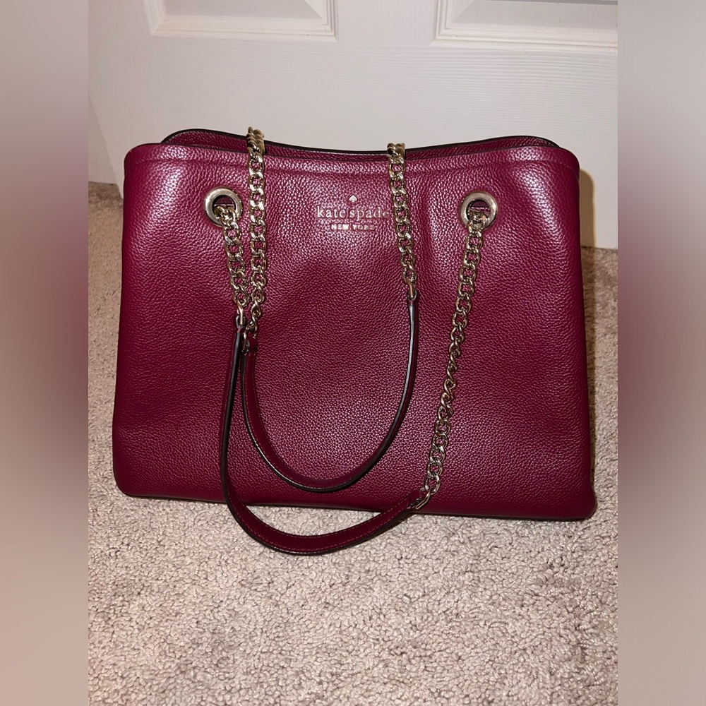 Kate Spade large Jordyn chain shoulder bag! In excellent condition!